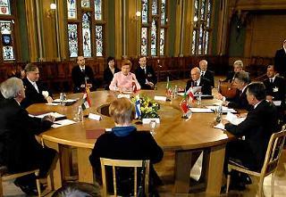 Un momento dei lavori dell'incontro dei Capi di Stato firmatari dell'articolo &quot;Uniti per l'Europa&quot; del 15 luglio 2005 nella capitale della Lettonia