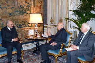 Il Presidente Giorgio Napolitano con il Prof. Alfonso Quaranta, Presidente della Corte costituzionale, in visita di congedo, durante i colloqui