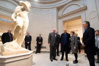Il Presidente Giorgio Napolitano osserva la statua David Apollo di Michelangelo alla National Gallery of Art