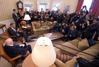 Il Presidente Giorgio Napolitano nel corso dell'incontro allo Studio Ovale con il Presidente degli Stati Uniti d'America Barack Obama