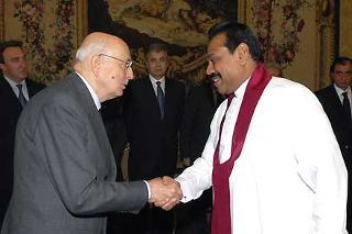 Il Presidente Giorgio Napolitano accoglie il Presidente della Repubblica Democratica Socialista di Sri Lanka, Signor Mahinda Rajapakse al Quirinale