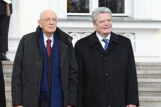 Il Presidente della Repubblica Giorgio Napolitano al Castello di Bellevue è accolto dal Presidente Federale Gauck