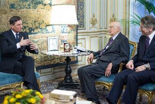 Il Presidente Giorgio Napolitano, con a fianco il Ministro degli Affari Esteri Giulio Terzi di Sant'Agata, nel corso dei colloqui con il Presidente della Repubblica di Slovenia Borut Pahor