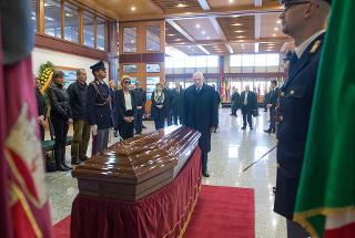 Il Presidente Giorgio Napolitano rende omaggio alla Camera ardente del Capo della Polizia, Prefetto Antonio Manganelli