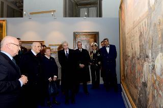 Il Presidente Giorgio Napolitano nel corso della visita alla mostra dal titolo &quot;Il Palazzo e il Colle del Quirinale&quot; illustrata dal Prof. Louis Godart