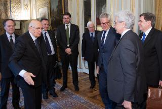 Il Presidente Giorgio Napolitano con il gruppo di lavoro in materia economico-sociale ed europea