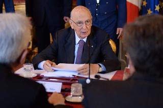 Il Presidente Napolitano alla riunione conclusiva dei gruppi di lavoro in materia economico-sociale ed europea ed in materia istituzionale