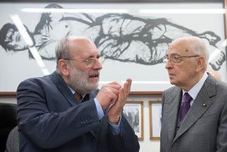 Il Presidente Giorgio Napolitano nel corso della visita alla mostra "La città prigioniera. I nove mesi dell'occupazione nazifascista di Roma 8 settembre 1943 - 4 giugno 1944", illustrata dal Presidente del Museo Storico della Liberazione Antonio Parisella