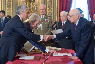 Il Presidente Giorgio Napolitano con il neo Ministro per le Riforme costituzionali Gaetano Quagliariello