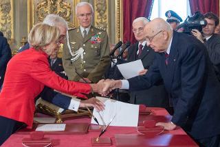 Il Presidente Giorgio Napolitano con il neo Ministro per gli Affari Esteri Emma Bonino