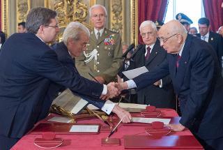 Il Presidente Giorgio Napolitano con il neo Ministro del Lavoro e politiche sociali Enrico Giovannini
