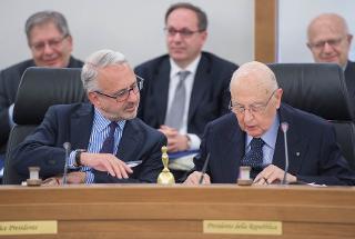 Il Presidente Giorgio Napolitano con il Vice Presidente del CSM Michele Vietti in occasione della seduta straordinaria plenaria per il conferimento dell'ufficio direttivo apicale giudicante di legittimità di Primo Presidente della Corte Suprema di Cassazione