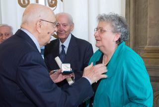 Il Presidente Giorgio Napolitano consegna l'onorificenza di Commendatore dell'ordine "Al Merito della Repubblica" ad Agnese Moro, figlia dell'On. Aldo Moro