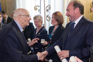 Il Presidente Giorgio Napolitano consegna l'onorificenza di Cavaliere dell'ordine "Al Merito della Repubblica" a Eugenio Occorsio, figlio del Magistrato Vittorio Occorsio