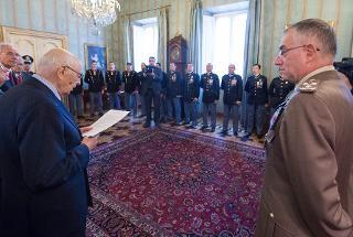 Il Presidente Giorgio Napolitano con a fianco il Capo di Stato Maggiore dell'Esercito Gen. C.A. Claudio Graziano rivolge il suo indirizzo di saluto in occasione del 152° anniversario di costituzione dell' Esercito Italiano