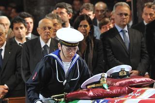 Il Presidente Giorgio Napolitano ai funerali solenni delle vittime del Molo Giano