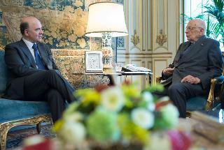 Il Presidente Giorgio Napolitano nel corso dell'incontro con Pierre Moscovici, Ministro dell'Economia e delle Finanze del Governo Francese