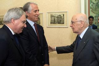 Il Presidente Giorgio Napolitano accoglie Giovanni Malagò e Maurizio Beretta, rispettivamente Presidente del CONI e Presidente della Lega Nazionale Professionisti Serie A della FIGC