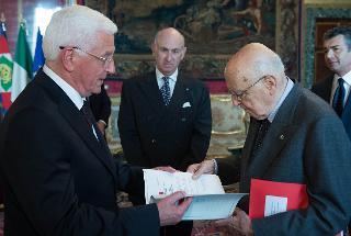 Il Presidente Giorgio Napolitano con S.E. il Signor Neritan Ceka, nuovo Ambasciatore della Repubblica di Albania, in occasione della presentazione delle Lettere Credenziali
