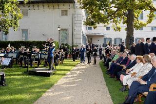 Il Presidente Giorgio Napolitano in un momento del concerto eseguito dalla Banda della Marina Militare in occasione dell'apertura al pubblico dei Giardini del Quirinale per la Festa Nazionale della Repubblica