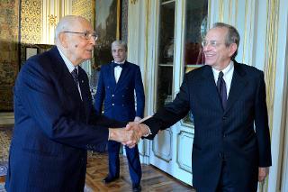 Il Presidente Giorgio Napolitano accoglie Pier Carlo Padoan, Vice Segretario generale dell'OCSE, al Quirinale