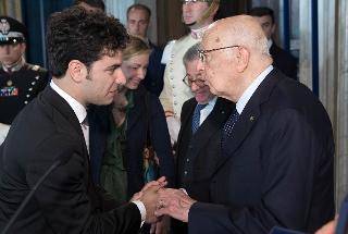Il Presidente Giorgio Napolitano con il Maestro Vito Venezia, vincitore della Borsa di Studio in memoria del Maestro Giuseppe Sinopoli, al centro la Signora Silvia Cappellini Sinopoli e il Presidente dell'Accademia Nazionale di Santa Cecilia Bruno Cagli