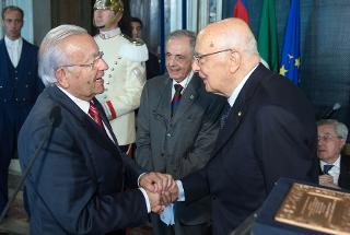 Il Presidente Giorgio Napolitano con Giorgio Otranto, vincitore del "Premio Presidente della Repubblica" dell'Accademia Nazionale dei Lincei per l'anno 2012, al centro il Presidene dell'Accademia Lamberto Maffei