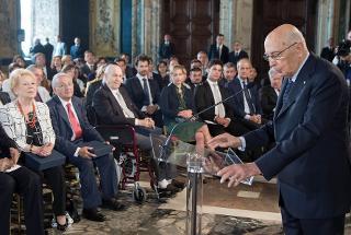Il Presidente Giorgio Napolitano rivolge il suo indirizzo di saluto in occasione della consegna dei Premi "Presidente della Repubblica" dell'Accademia Nazionale dei Lincei, di San Luca e di Santa Cecilia per l'anno 2012, rispettivamente Lamberto Maffei, Paolo Portoghese e Bruno Cagli