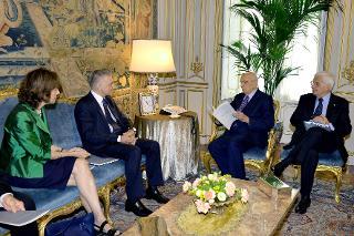 Il Presidente Giorgio Napolitano con Guido Pier Paolo Bortoni, Presidente dell'Autorità per l'energia elettrica e il gas, ed i componenti l'Autorità