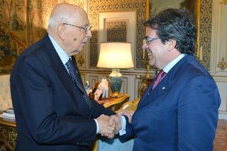 Il Presidente Giorgio Napolitano accoglie l'On. Dott. Enzo Bianco, Sindaco del Comune di Catania, al Quirinale