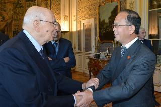 Il Presidente Giorgio Napolitano accoglie il Signor Ding Wei, Ambasciatore della Repubblica Popolare Cinese in Italia al Quirinale
