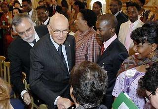 Il Presidente Giorgio Napolitano al termine dell'incontro con una delegazione di Ministri della Sanità dei Paesi dell'Africa Sub-Sahariana,partecipanti al Seminario sul programma di lotta alle infezioni da HIV &quot;Dream&quot;
