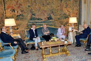 Il Presidente Giorgio Napolitano nel corso dell'incontro con Livia Turco e Marisa Malagoli Togliatti, della Fondazione Nilde Iotti, insieme a Carmine Donzelli e Luisa Lama