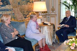 Il Presidente Giorgio Napolitano con Livia Turco e Marisa Malagoli Togliatti, rispettivamente Presidente e Presidente Onorario della Fondazione Nilde Iotti