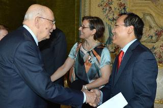 Il Presidente Giorgio Napolitano con Nguyen Hoang Long, Ambasciatore della Repubblica Socialista del Vietnam in occasione del concerto per il 40° Anniversario delle Relazioni Diplomatiche tra Italia e Vietnam