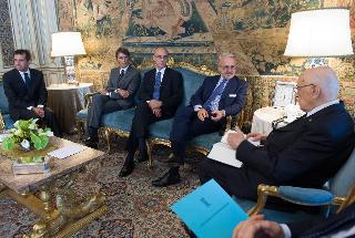 Il Presidente Giorgio Napolitano con Michele Vietti, Vice Presidente del CSM, Stefano Erbani, Gabriele Fiorentino e Fulvio Troncone, curatori del &quot;Codice dell'Ordinamento Giudiziario&quot;