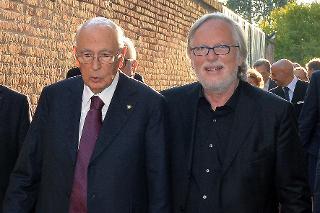Il Presidente Giorgio Napolitano con il maestro Antonio Nocera visita la mostra &quot;I libri d'Acqua&quot; nel Chiostro del Monastero di San Nicolò