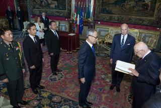 Il Presidente Giorgio Napolitano con S.E. Bae Jae-Hyun, nuovo Ambasciatore della Repubblica di Corea, in occasione della presentazione delle Lettere Credenziali