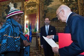 Il Presidente Giorgio Napolitano con S.E. Joseph Sempe Lejaha, Ambasciatore del Regno di Lesotho, in occasione della presentazione delle Lettere Credenziali