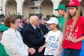 Il Presidente Giorgio Napolitano e la Signora Clio nel corso della cerimonia di inaugurazione dell'anno scolastico 2013-2014