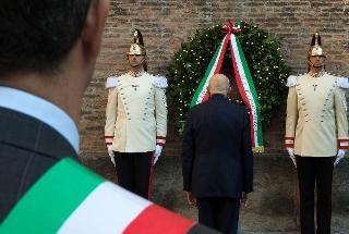 Il Presidente Giorgio Napolitano depone una corona d'alloro in occasione del 70° anniversario delle &quot;Quattro Giornate&quot;