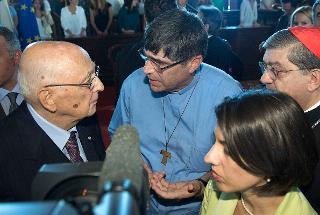 Il Presidente Giorgio Napolitano con don Maurizio Patriciello, parroco di Caivano e il Cardinale Crescenzio Sepe