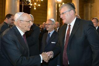 Il Presidente Giorgio Napolitano saluta il Signor Naor Gilon, Ambasciatore d'Israele in Italia al termine della cerimonia commemorativa del 70° anniversario della deportazione degli ebrei romani
