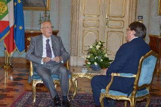 Il Presidente Giorgio Napolitano con Roberto Napoletano direttore de &quot;Il Sole 24 ore&quot;