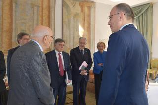 Il Presidente Giorgio Napolitano con il Presidente del Consiglio dei ministri Enrico Letta e i membri del Governo in occasione del prossimo Consiglio Europeo