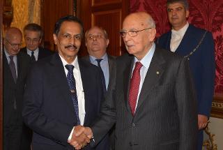 Il Presidente Giorgio Napolitano con S.E. il Signor Nawalage Bennet Cooray, nuovo Ambasciatore della Repubblica Democratica Socialista dello Sri Lanka, in occasione della presentazione delle Lettere Credenziali
