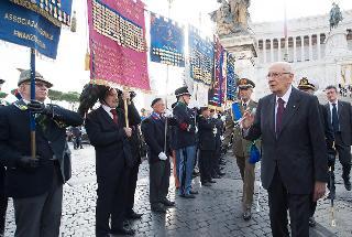 Il Presidente Giorgio Napolitano lascia Piazza Venezia al termine della cerimonia di celebrazione del Giorno dell'Unità Nazionale e della Giornata delle Forze Armate
