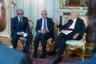 Il Presidente Giorgio Napolitano con Guglielmo Vaccaro e Raffaello Vignali, in occasione dell'incontro con una delegazione dell'Intergruppo Parlamentare per la Sussidarietà