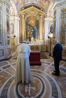 Il Presidente Giorgio Napolitano e Sua Santità Francesco nella Cappella dell'Annunziata del Palazzo del Quirinale