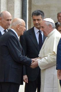 Il Presidente Giorgio Napolitano accoglie Sua Santità Papa Francesco in Visita Ufficiale